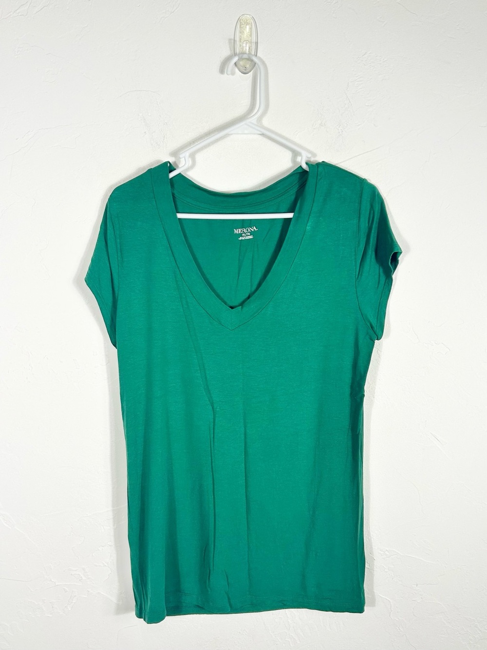 Merona Women's Green Short Sleeve V-Neck T-Shirt Size XL Solid Tee